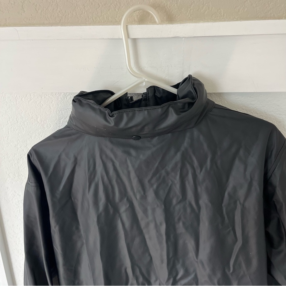 Helly Hansen Kid's 16 Waterproof Rain Jacket. - Picture 6 of 10